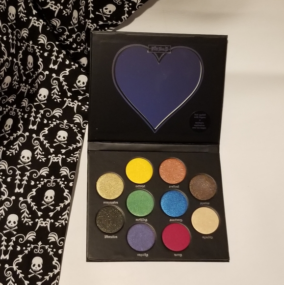 Kat Von D Vegan LOVE Eyeshadow Palette - Picture 2 of 7